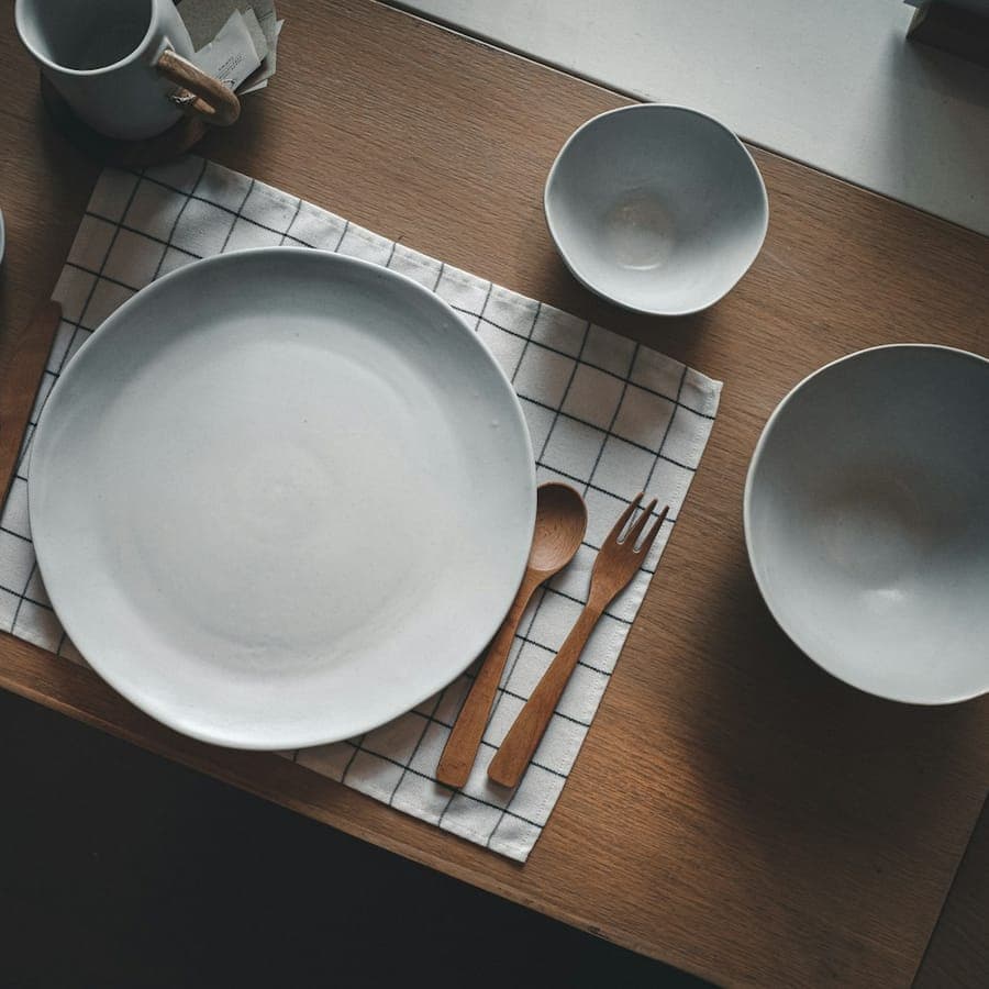 Minimal Ceramic Dinner Set
